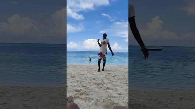 Самый креативный продавец фруктов??.Занзибар,Кендва. смотреть онлайн