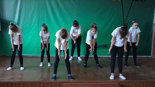 Разминка мышц спины и шеи. #зарядка#разминка. смотреть онлайн