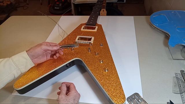V17. How To Design Build A Custom Sparkle Flying V Per 1950's Specs. MOA V#7 смотреть онлайн