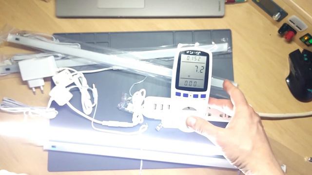 Светильники для подсветки рабочей зоны.