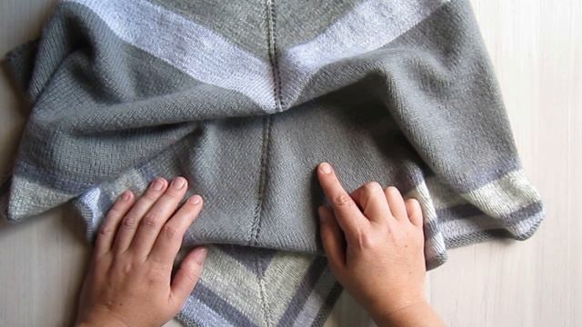 Связала шаль из остатков пряжи спицами. Вязание для начинающих. смотреть онлайн