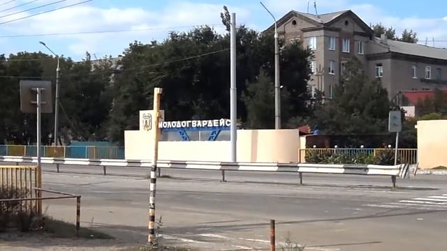 Молодогвардейск,13 сентября 2014-"гумантитарка-2"едет из Луганска смотреть онлайн