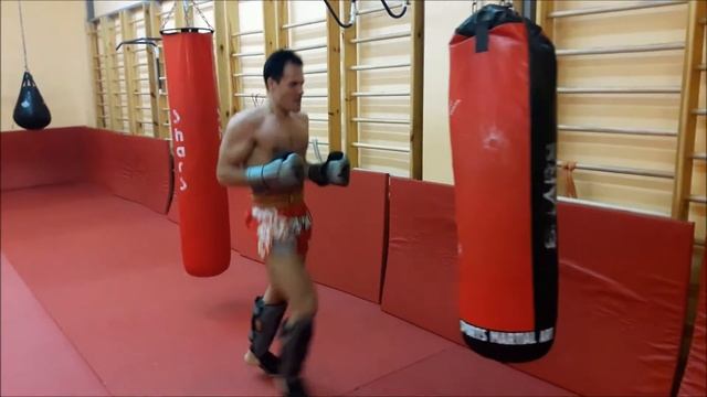 Тайский бокс. Индивидуальная тренировка смотреть онлайн