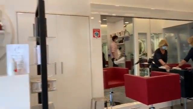 Поход в Парикмахерскую. Уход за волосами MADE IN ITALY. Как часто красят волосы итальянки и я. смотреть онлайн