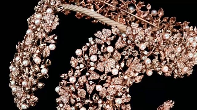 The crowning tiara of the Romanov descendants, or a new life for the tsar's "diamond horns" смотреть онлайн