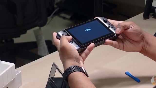 GPD Win 3 - இது Gaming Handheld-ஆ இல்ல குட்டி கம்ப்யூட்டர்-ஆ?? смотреть онлайн