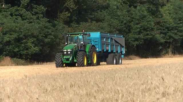 Moisson 2010 avec John Deere S560 - wheat harvest смотреть онлайн