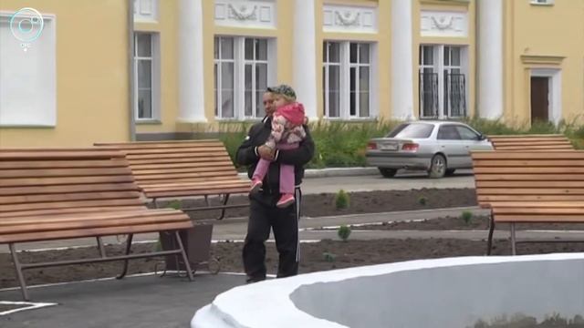 Больше мест для отдыха. В Куйбышеве после реконструкции открыли Дворцовый сквер смотреть онлайн