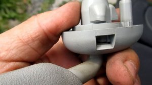 Honda airwave: Снятие солнцезащитного козырька