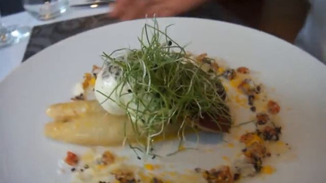 Bonjour French Restaurant Chef BuuM talk about Asparagus, foie gras and truffle смотреть онлайн