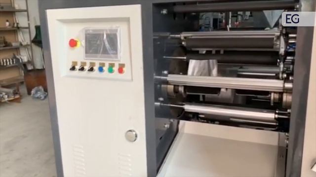 Автоматический станок для производства мусорных пакетов с системой складывания RG-R800