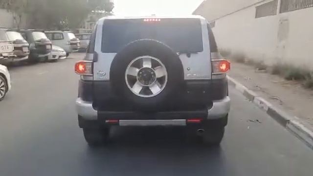 TOYOTA FJ CRUISER 2010 SILVER LHD DUBAI смотреть онлайн