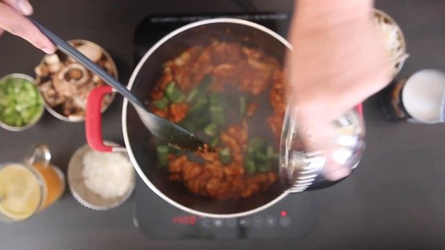 Super Easy Thai Chicken Soup | Creamy Coconut, Chicken & Thai Spices | Kravings