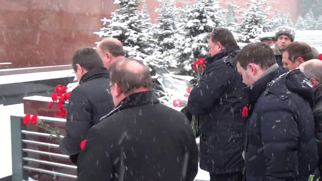 Цветы - великому Сталину! смотреть онлайн