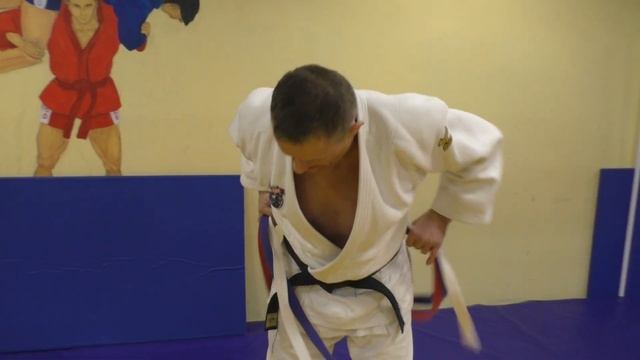 БЕЛЫЙ пояс vis-à-vis ЧЕРНЫЙ пояс- что круче? смотреть онлайн