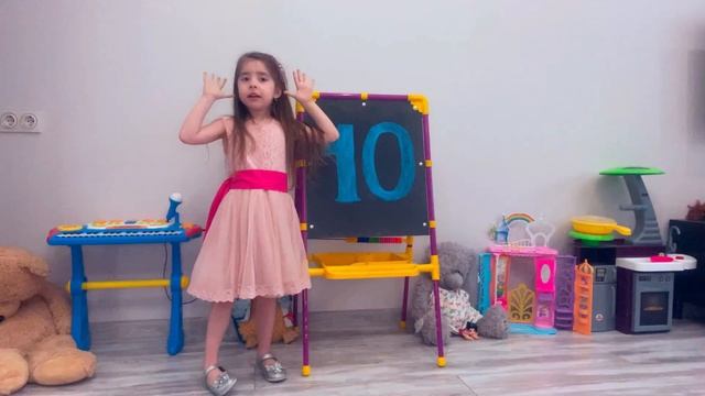 Настя учит цифры от 1 до 10 на русском и английском.Nastya learns numbers from 1 to 10.#nastyabasty смотреть онлайн