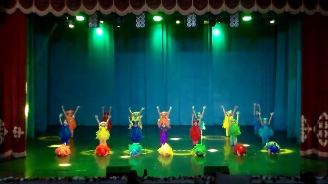 ТК " Арабеск" "Радужные кляксы" Руководитель Захарова Н.А смотреть онлайн