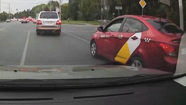 Загорелся авто на Водниках, Омск (20.09.2018) смотреть онлайн