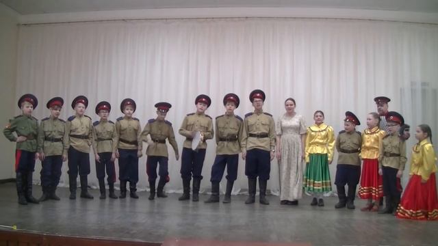 "У ворот сосна зеленая" казачья плясовая. Ансамбль "Казачата". г. Малоярославец. смотреть онлайн