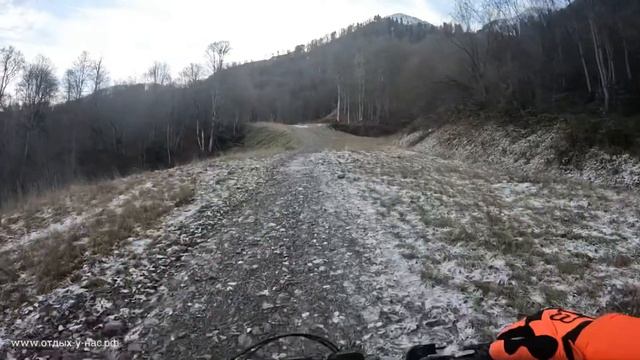 СОЧИ 2021 КРАСНАЯ ПОЛЯНА ПОДЬЕМ К ВОДОПАДУ ПОЛИКАРЯ, СТАРТ Ж/Д РОЗА ХУТОР, 1500м, 12км, часть 6 смотреть онлайн