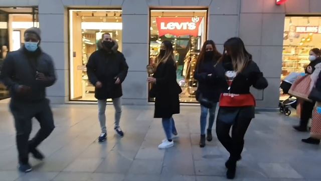 BRASILEÑA ft PERUANA ofrezco bailar SALSA me retan bailar SAMBA ft TWERK miren qué sucede ? смотреть онлайн