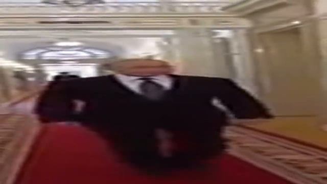 Путин шагает смотреть онлайн