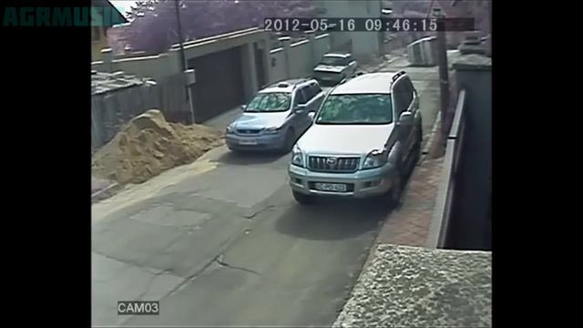 Наглый ТАКСИ перевернул СКОРУЮ помощь смотреть онлайн