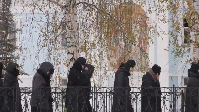 Праздничный крестный ход по Святой Канавке в день Казанской иконы Божией Матери. Дивеево смотреть онлайн