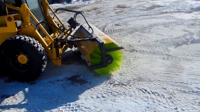 Щетка дорожная для мини погрузчика UNC-061,UNC-060