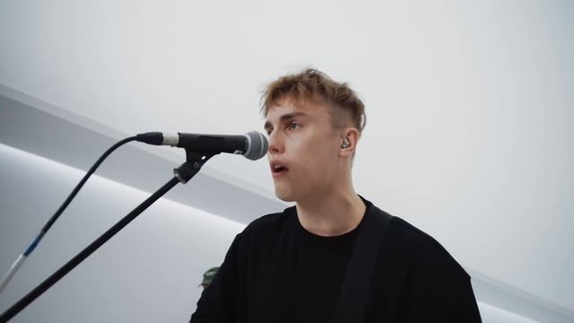 Sam Fender - Play God (Live) | Vevo DSCVR ARTISTS TO WATCH 2019 смотреть онлайн