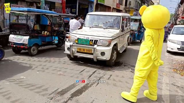 Teddy Bear Prank on Market || Funny Reaction Public || Git Teddy смотреть онлайн