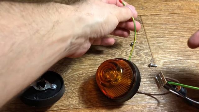 Повторитель поворота ЗИЛ-131, ГАЗ-53 УП101 смотреть онлайн