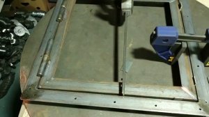 Изготовление и врезка окна в металлическую дверь