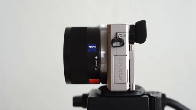 Sony A6000 with 35mm F2.8 Zeiss lens смотреть онлайн
