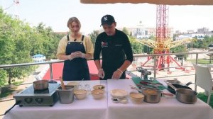 Итальянская паста с морепродуктами и соусом том-ям