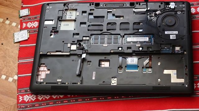Разбираем dell latitude E5550 смотреть онлайн