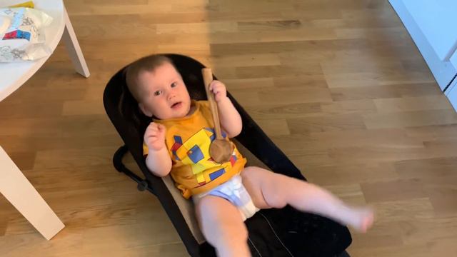Лялян ПОЁТ песни ПОКА Я ГОТОВЛЮ 🤣 Дэниелу 6 месяцев 🇸🇪 БУДНИ МАМЫ в Швеции смотреть онлайн