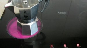 Гейзерная кофеварка Bialetti Moka Express на 3 чашки / 3 cups coffee maker