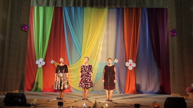 Песня "Лаванда" - трио "Ретро", Октябрьский ДК, руководитель Наталья Райн смотреть онлайн