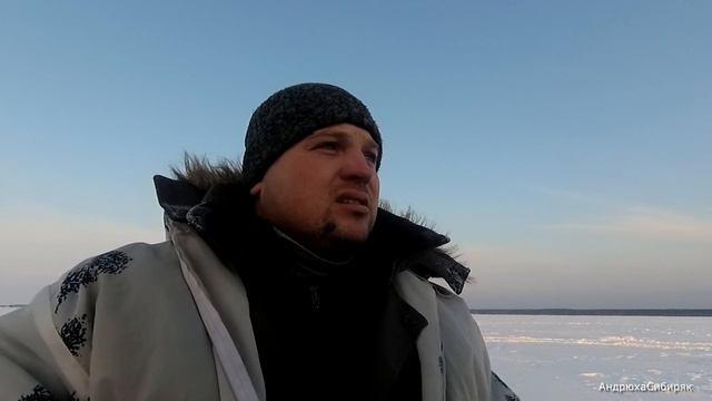 ТУТ 10 СМ ВОДЫ.ВЕЧЕРНИЙ ВЫХОД СУДАКА НА МЕЛКОВОДЬЕ!!! смотреть онлайн