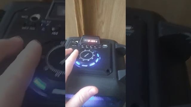 Портативная колонка 1776 с микрофоном караоке. смотреть онлайн