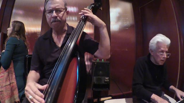 Palatino Bass I'm Old Fashioned смотреть онлайн