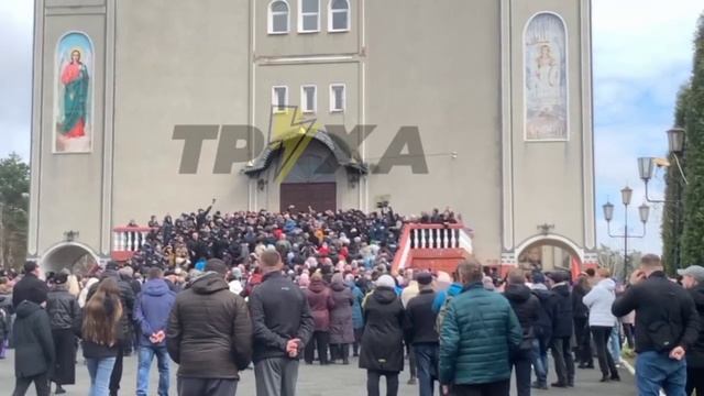 Штурм кафедрального собора в городе Шепетовка смотреть онлайн