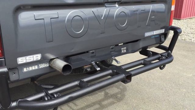 1991 Toyota Hilux Quad Cab, 2.8L Diesel, 4X4, 5 speed manual, Manual front locking hubs, смотреть онлайн