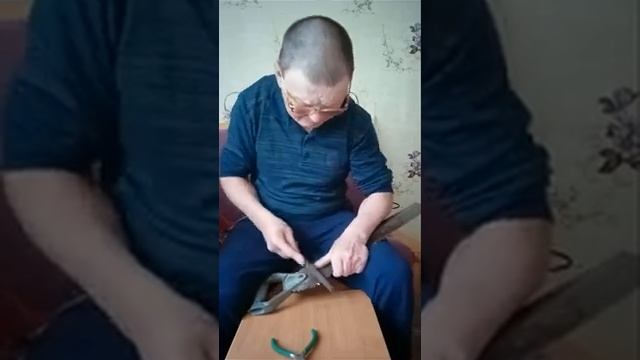 Как правильно заточить ручную ножовку, пилу и сделать развод. смотреть онлайн