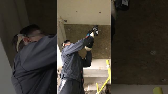 #shorts Использование тарельчатых дюбелей fedast, монтажным газовым пистолетом Toua смотреть онлайн