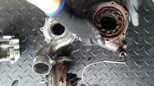 Разборка турбины с ам Touareg 3.0 ( машина неплохо поплавала).