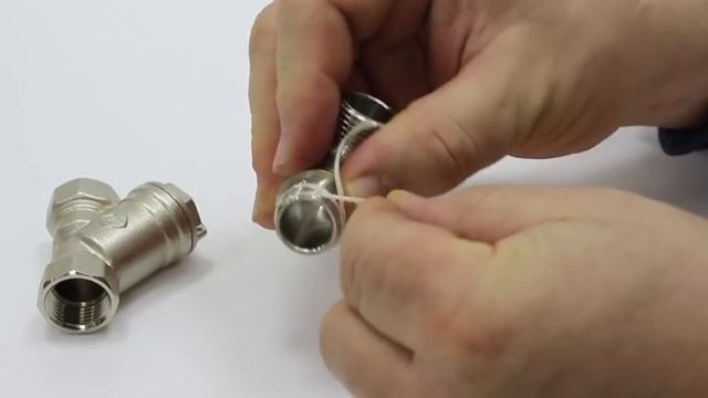 Как уплотнить резьбу нитью. Как наматывать нить на резьбу смотреть онлайн