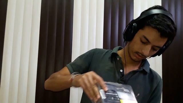 Sennheiser HD 202 II Professional Over-Ear Headphone (Black) Unboxing and Review смотреть онлайн
