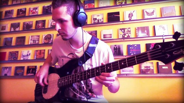 U2 Out of Control Bass Cover TABS daniB5000 смотреть онлайн